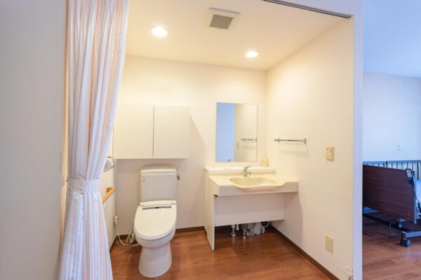 イリーゼまつど（居室トイレ洗面）