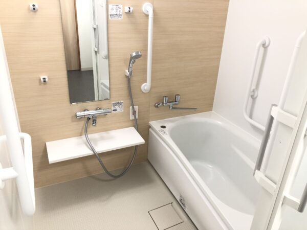 ココファンはさま（浴室）