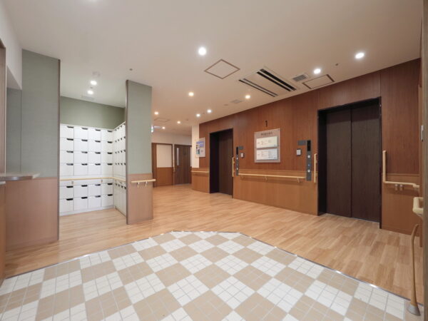 プレザンメゾン美浜（玄関）