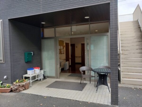 ファミリア塚田（玄関）